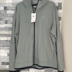 New!! Nike Tech Men's zip up hoodie